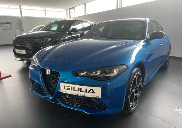 śląskie Alfa Romeo Giulia cena 249500 przebieg: 1, rok produkcji 2023 z Chocianów